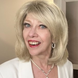 Kitti Andrews