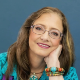 Nikki Cruise