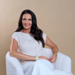Lisa Toland